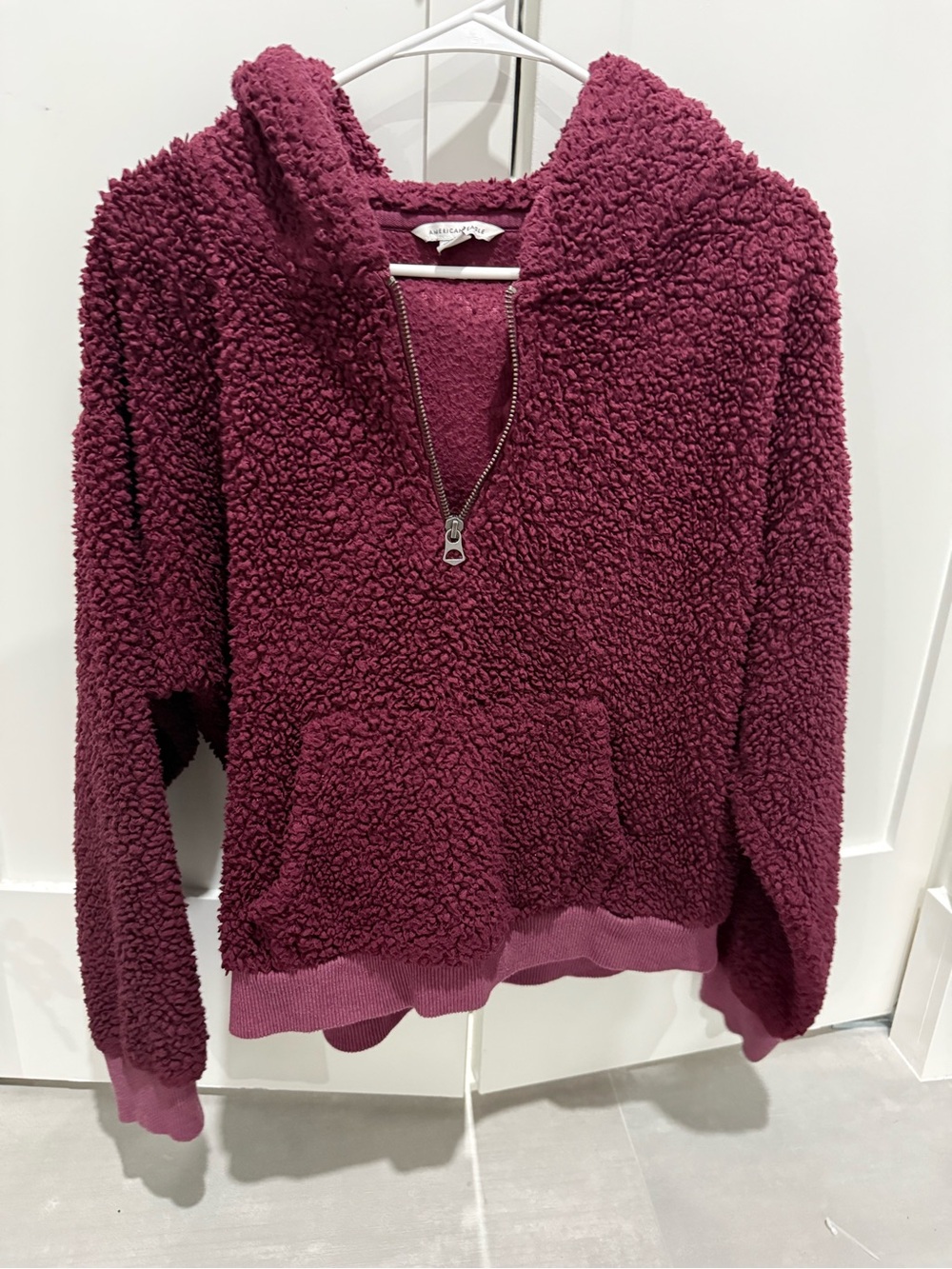American Eagle Outfitters Sherpa Half-Zip Hoodie in Burgundy